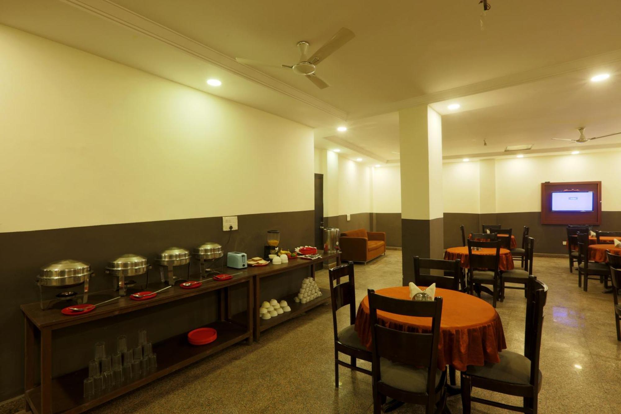 Classic Plaza At Delhi Airport 3* New Delhi